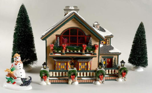 Christmas Lake Chalet