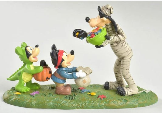 Halloween Treats From Goofy
